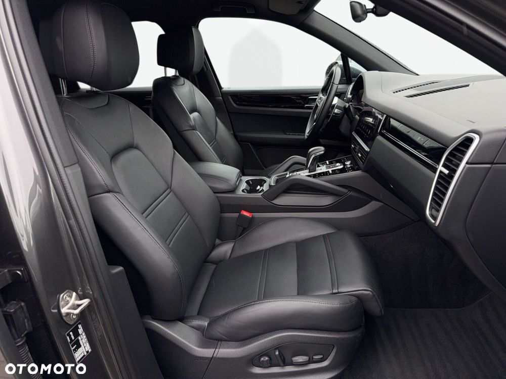 Porsche Cayenne - 15