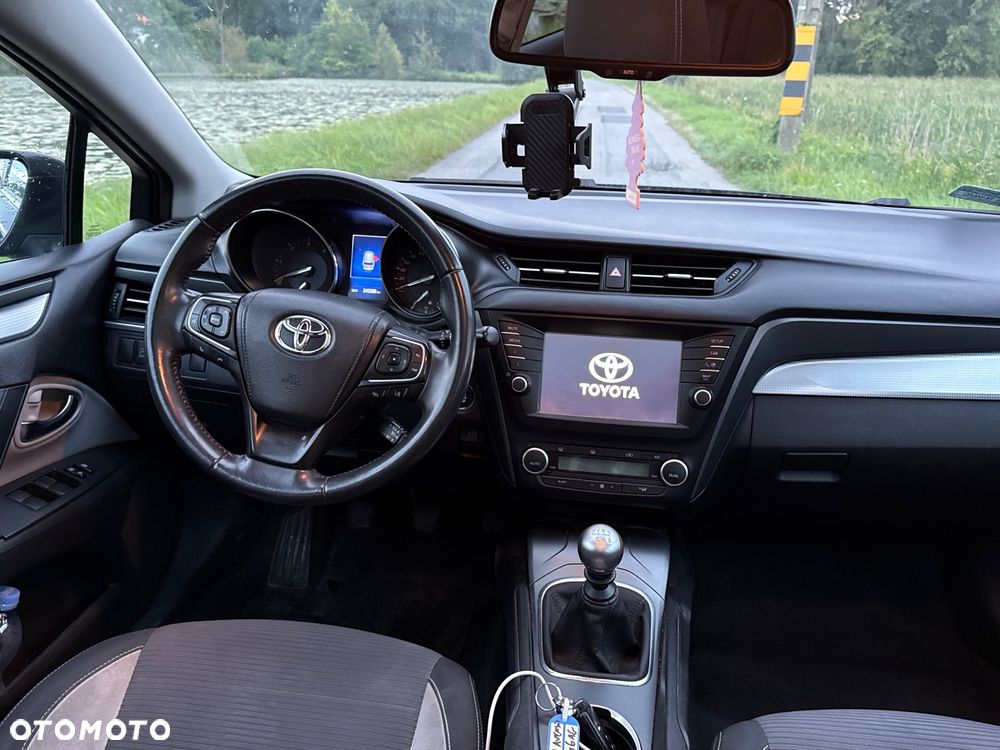 Toyota Avensis 1.6 D-4D Premium - 12