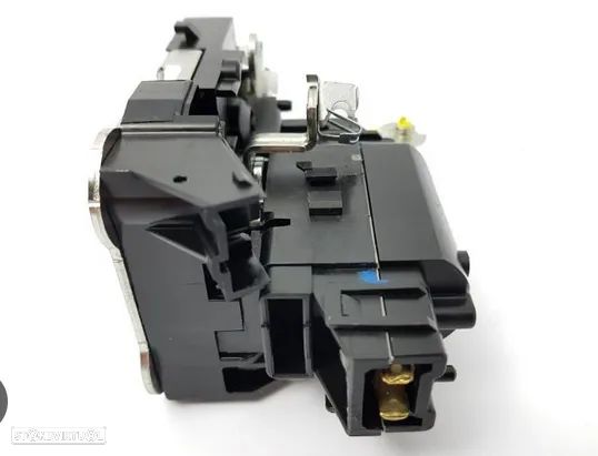 Fechadura da porta da frente e Tampa da mala Renault Kangoo 1998 a 2002 - 1