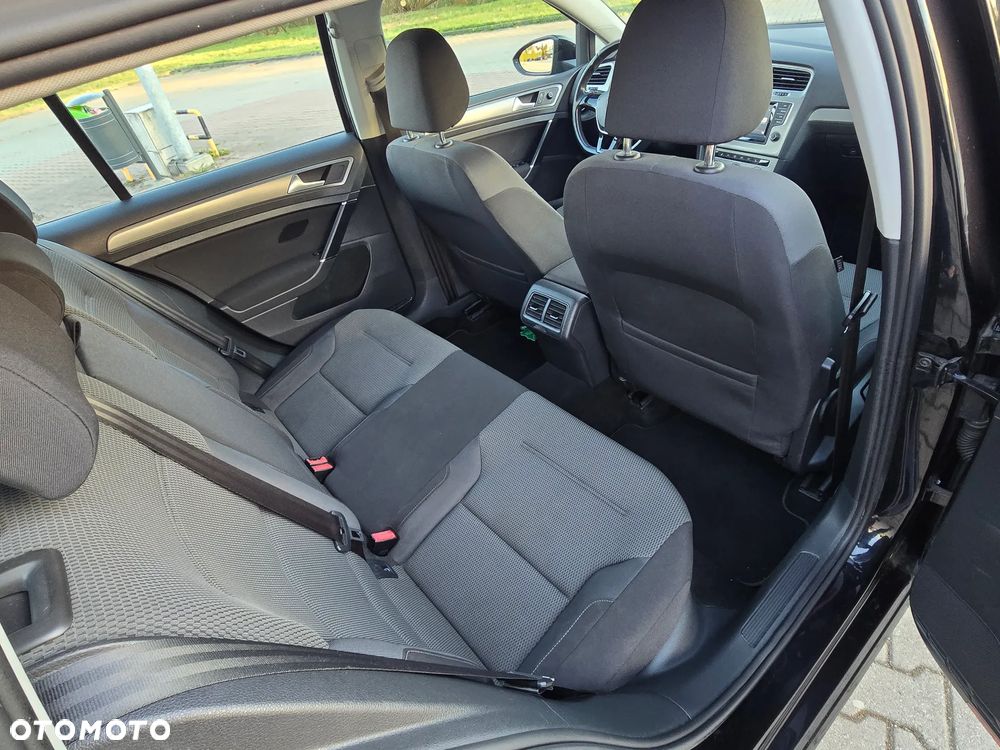 Volkswagen Golf 1.6 TDI BlueMotion Comfortline - 14