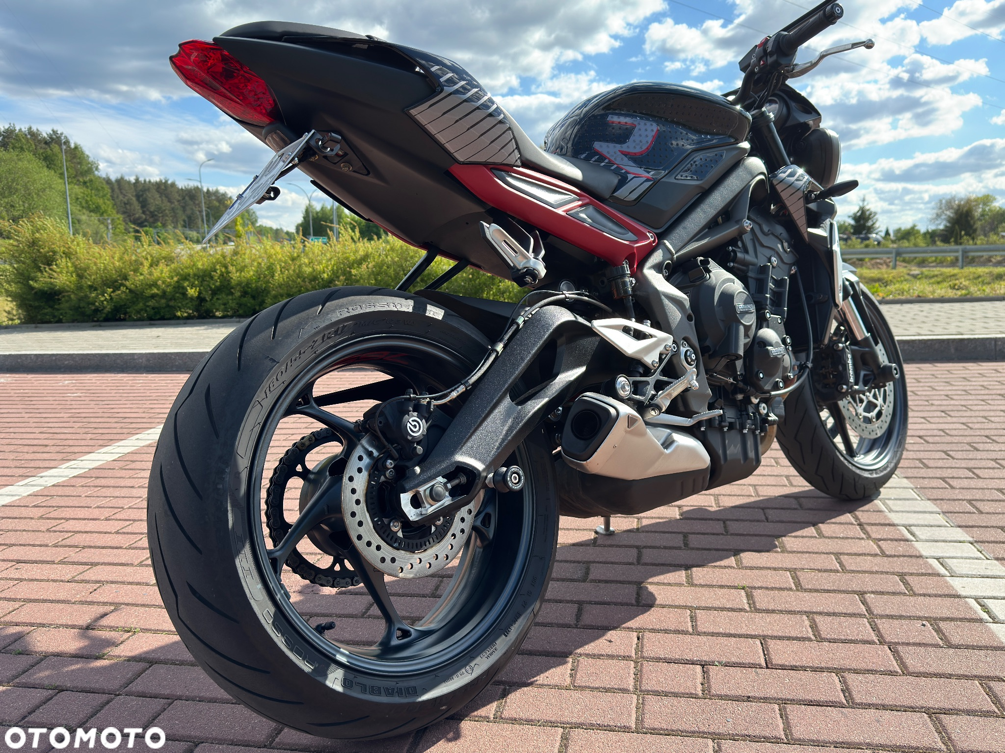 Triumph Street Triple - 8