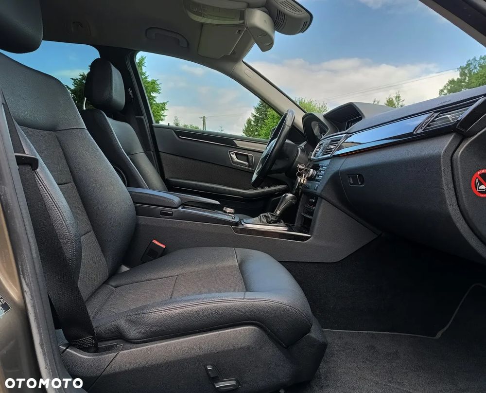 Mercedes-Benz Klasa E 200 CGI BlueEFFICIENCY Automatik Avantgarde - 3