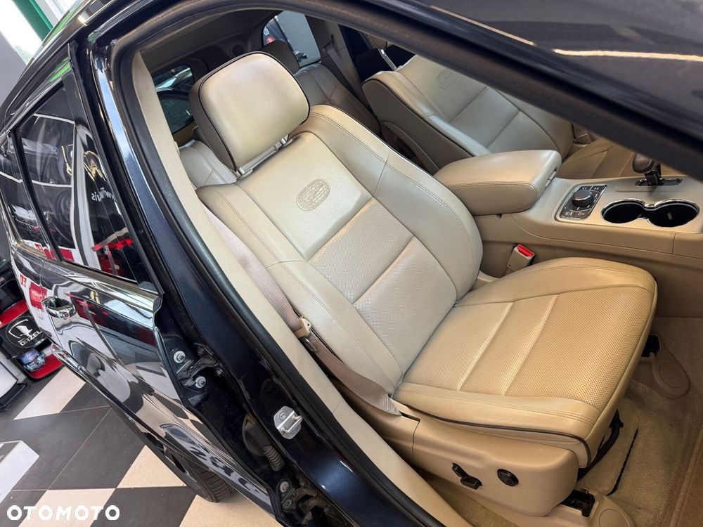 Jeep Grand Cherokee - 18