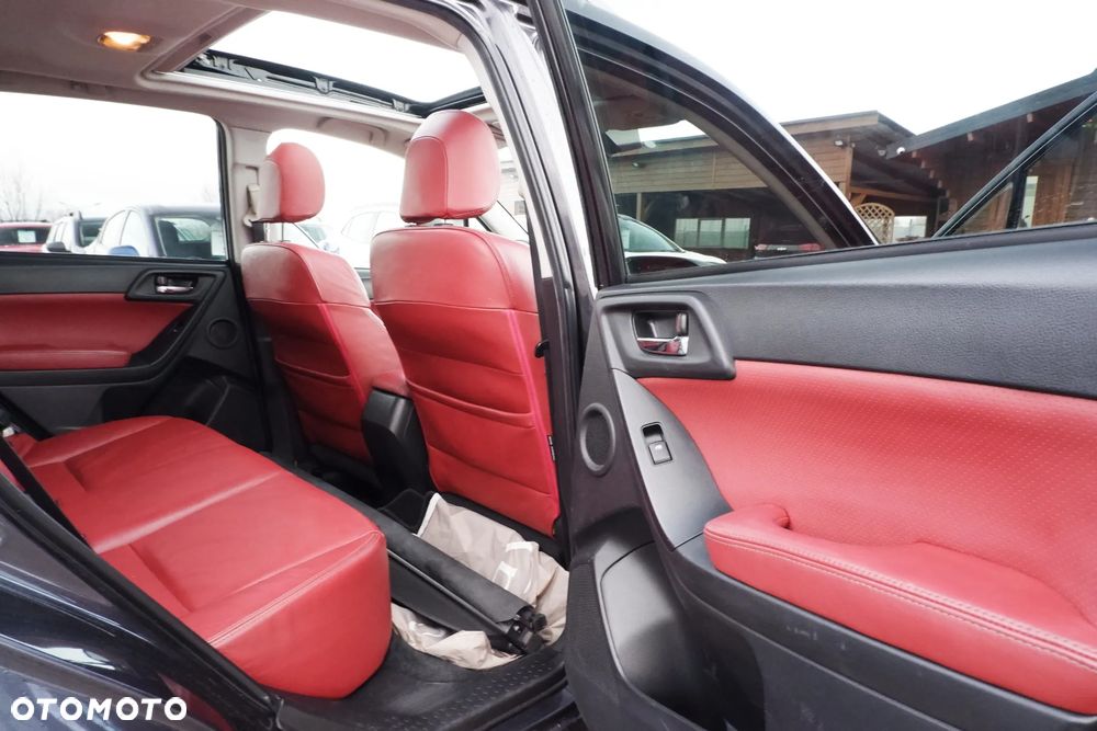 Subaru Forester 2.0XT Platinum Lineartronic - 12