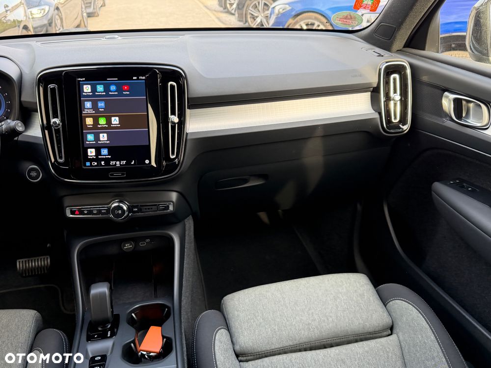 Volvo XC 40 B3 B DKG Plus Black Edition - 10