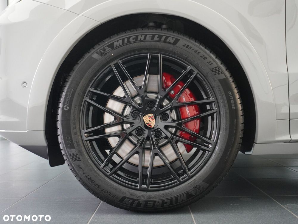 Porsche Cayenne GTS - 11