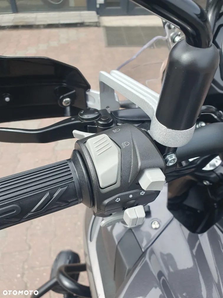 Benelli TRK 502X - 13