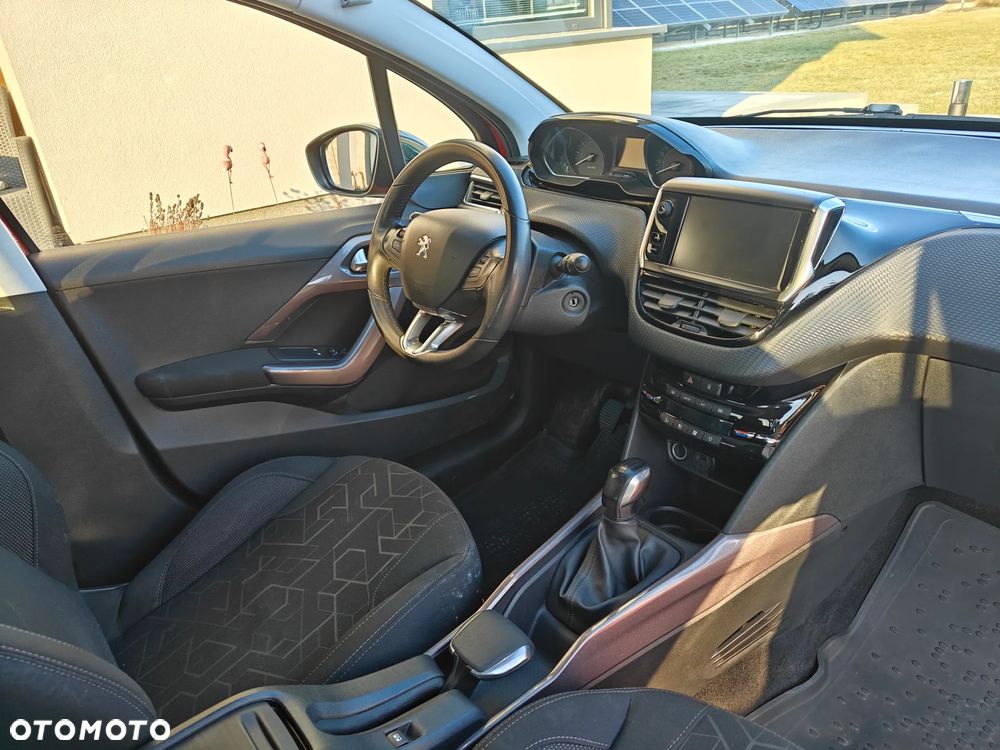 Peugeot 2008 1.2 Pure Tech Active - 12