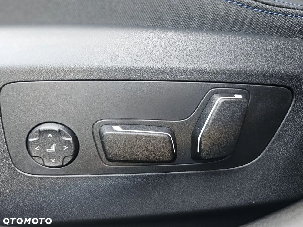 BMW Seria 5 530e PHEV - 28