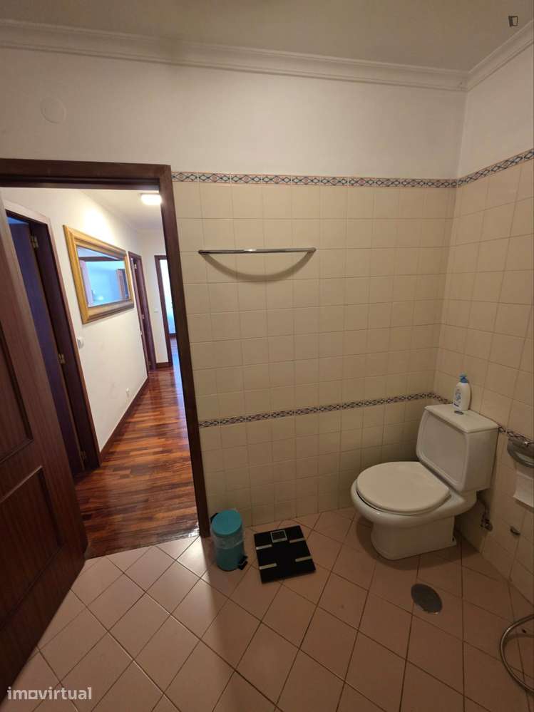 Quarto - localizado em Cedofeita Porto - Grande imagem: 5/10