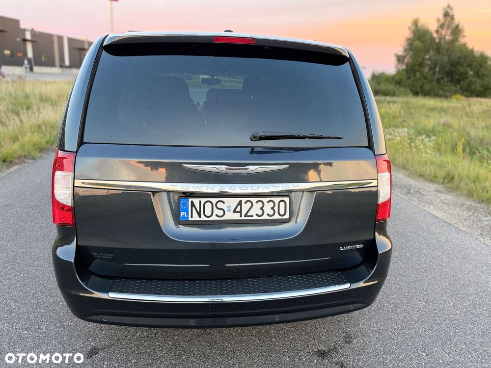 Chrysler Town & Country 3.6 Limited - 6