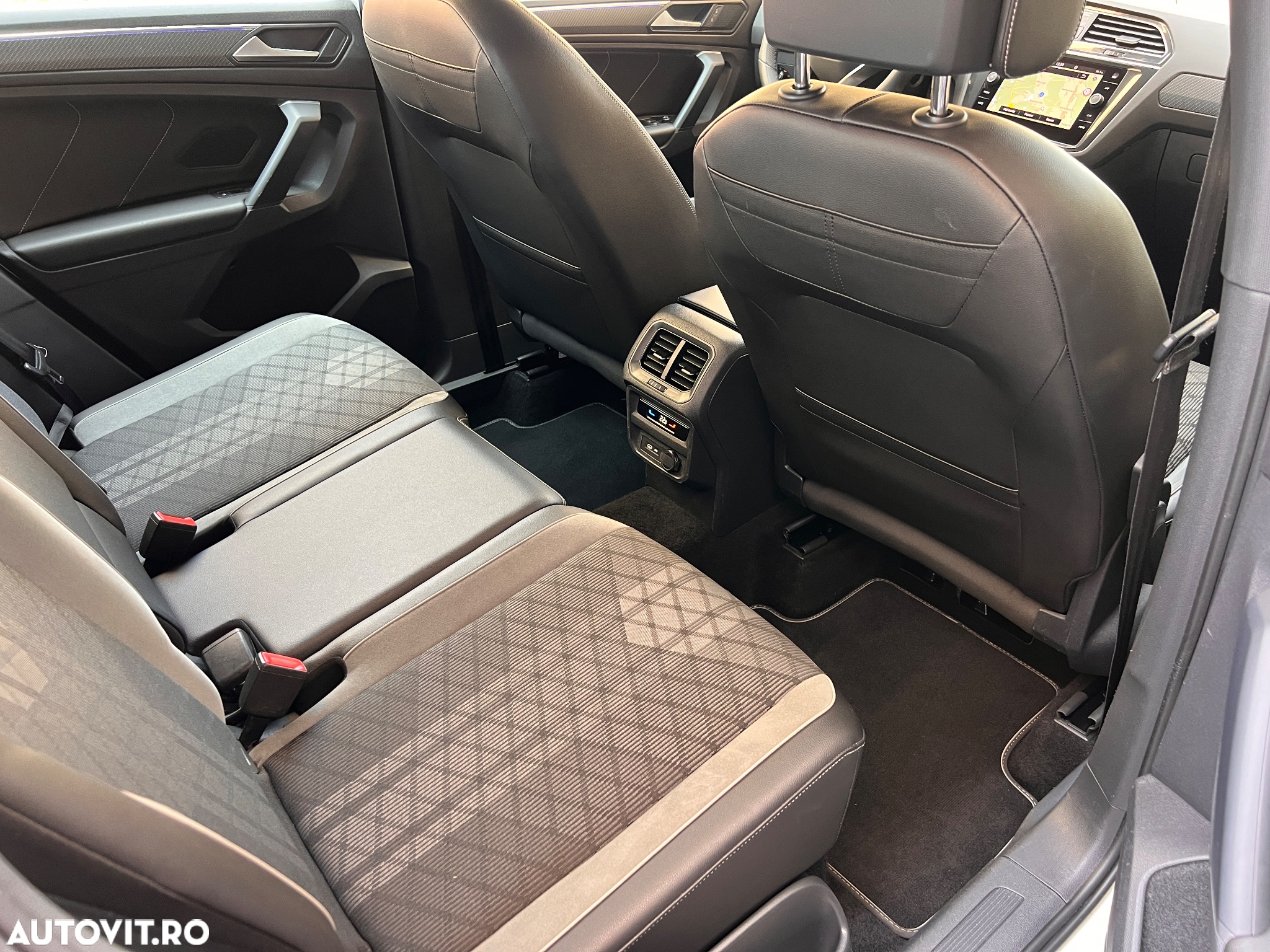 Volkswagen Tiguan Allspace 2.0 TDI SCR 4Motion DSG R-Line - 32