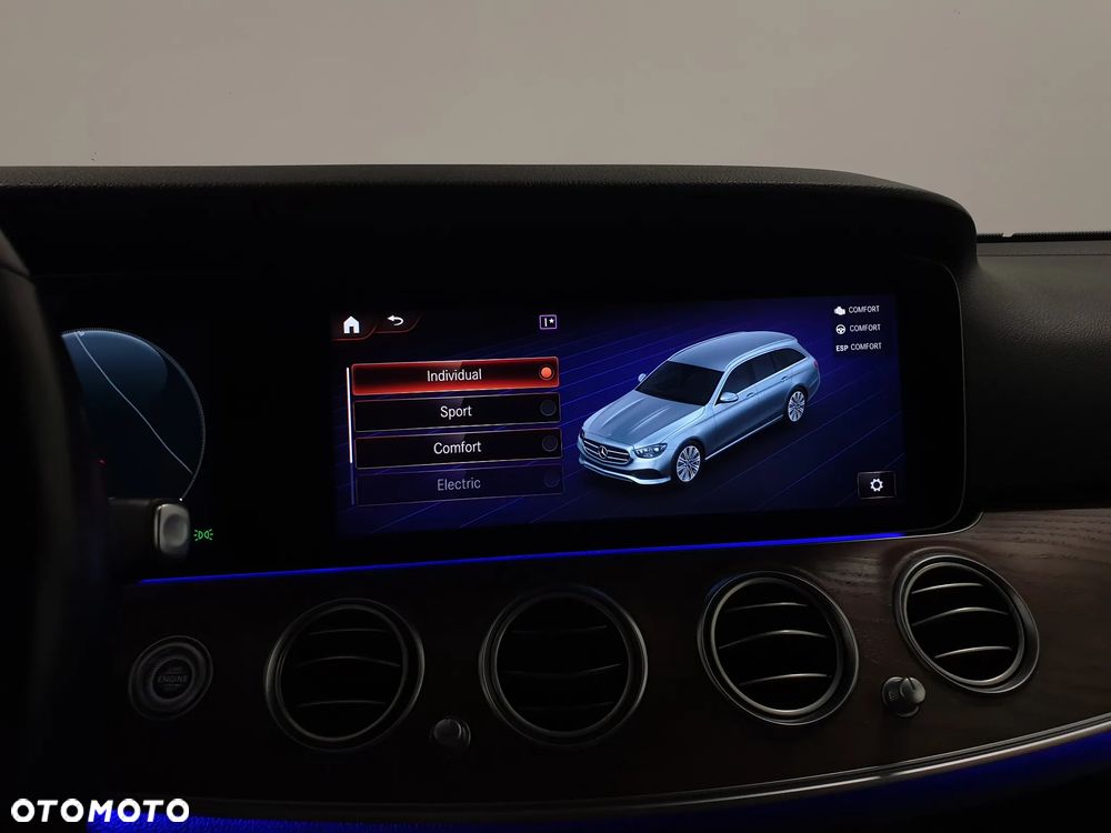 Mercedes-Benz Klasa E 300 de 4Matic 9G-TRONIC AMG Line - 22