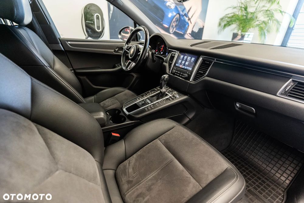 Porsche Macan - 38