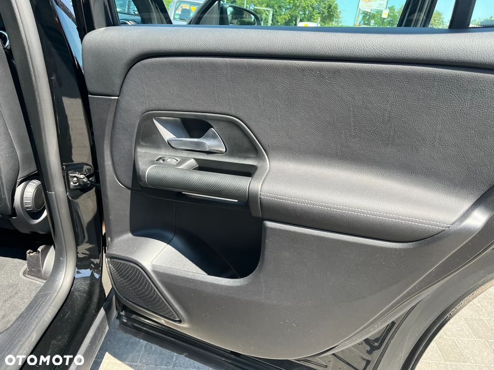 Mercedes-Benz GLB 200 Edition 1 7G-DCT - 39