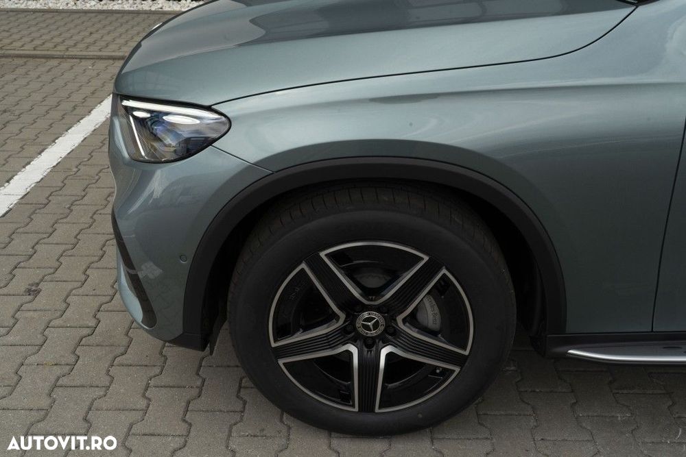 Mercedes-Benz GLC - 32