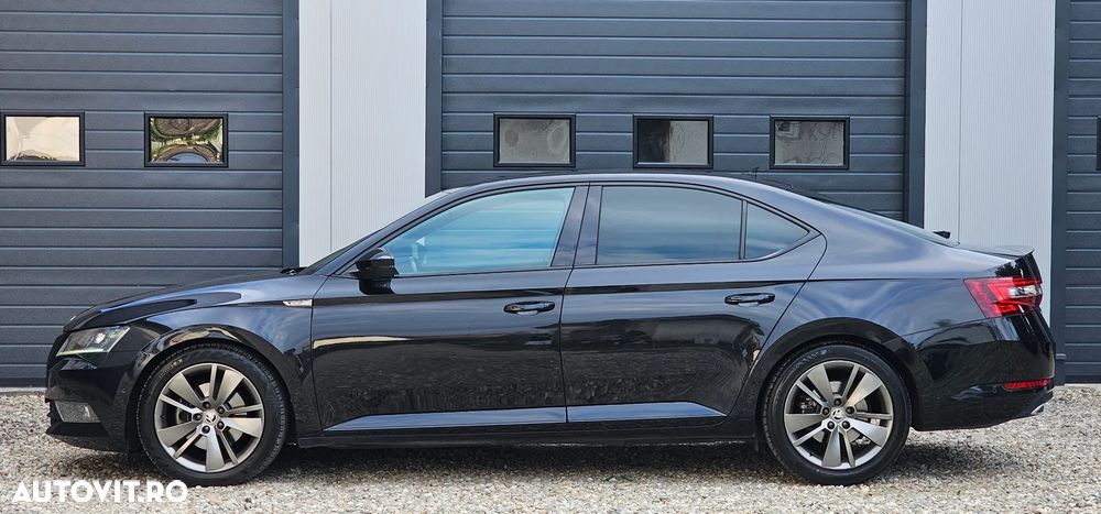Skoda Superb 2.0 TDI DSG Sportline - 3