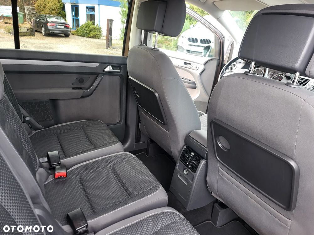 Volkswagen Touran - 14