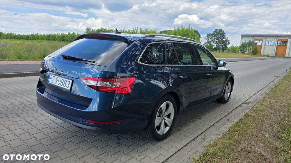 Skoda Superb 2022 photo 4