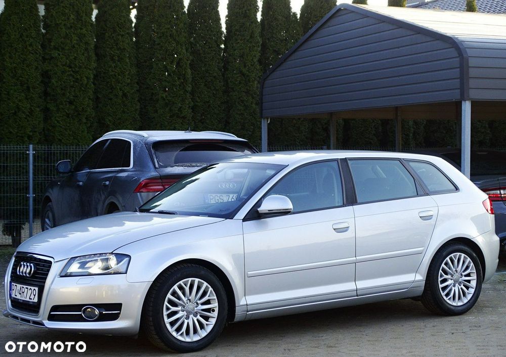 Audi A3 Sportback - 1