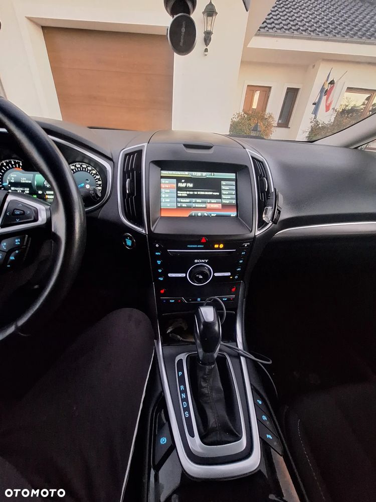 Ford S-Max 2.0 TDCi Titanium PowerShift - 8