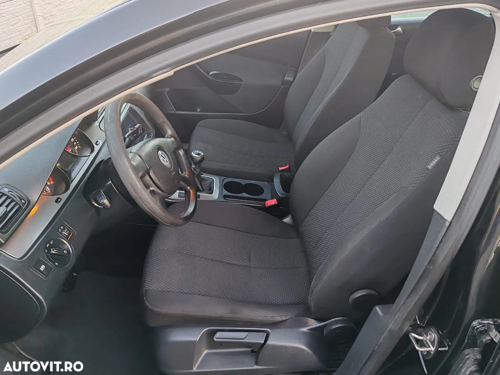 Volkswagen Passat - 11