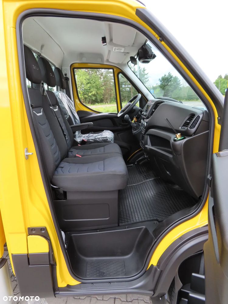 Iveco DAILY 50C18 Laweta POMOC DROGOWA Przewóz Pojazdów AUTOLAWETA 6100 mm Dł. Platformy DMC 3500 Kg Rozstaw Osi 4750 mm WZMACNIANE Zawieszenie Adaptacyjne Pneumatyczne Stan NOWY OKAZJA - 30