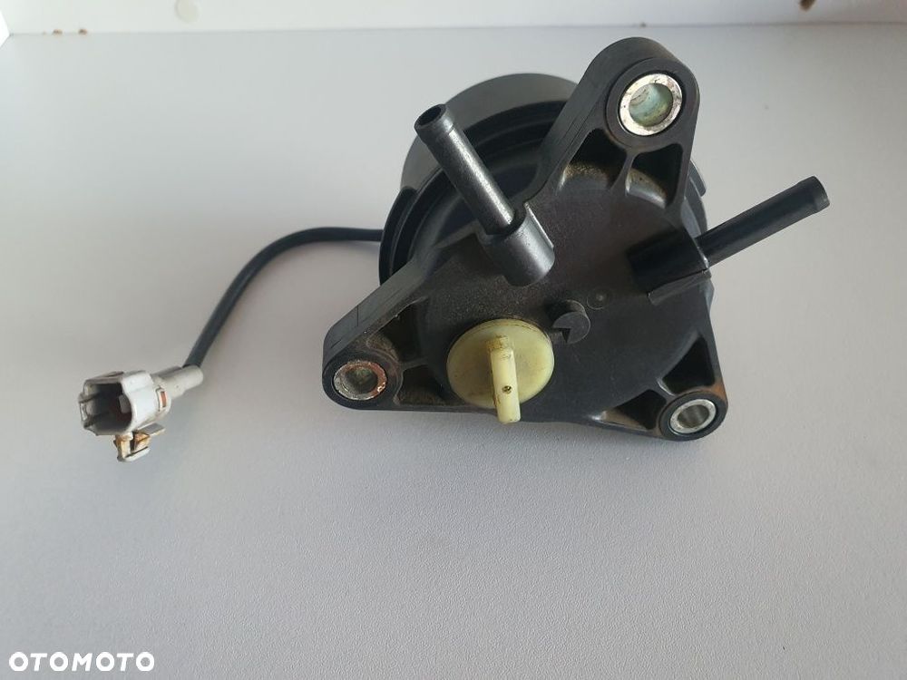 LEXUS IS220 IS220D obudowa filtra paliwa sedymentator 06-13 - 6