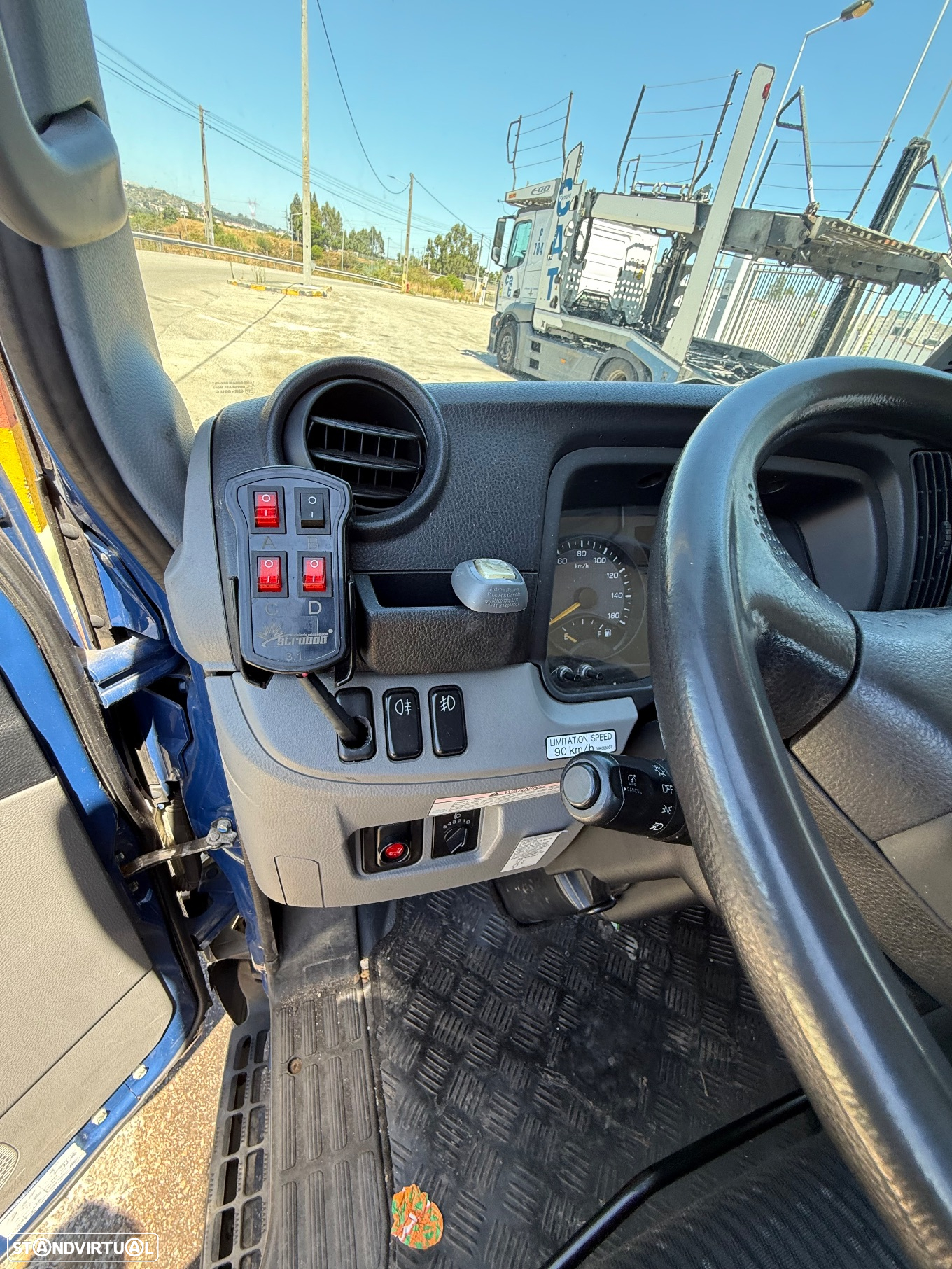 Mitsubishi Fuso Canter - 9