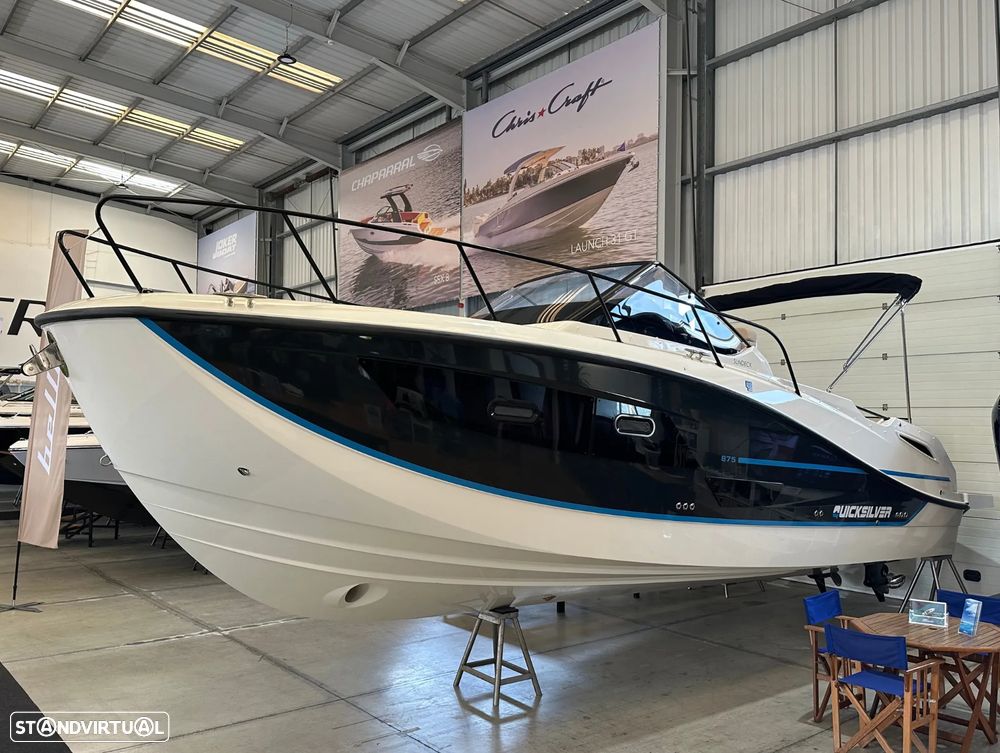 Quicksilver Activ 875 Sundeck - 2