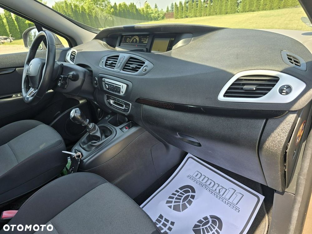 Renault Grand Scenic - 33