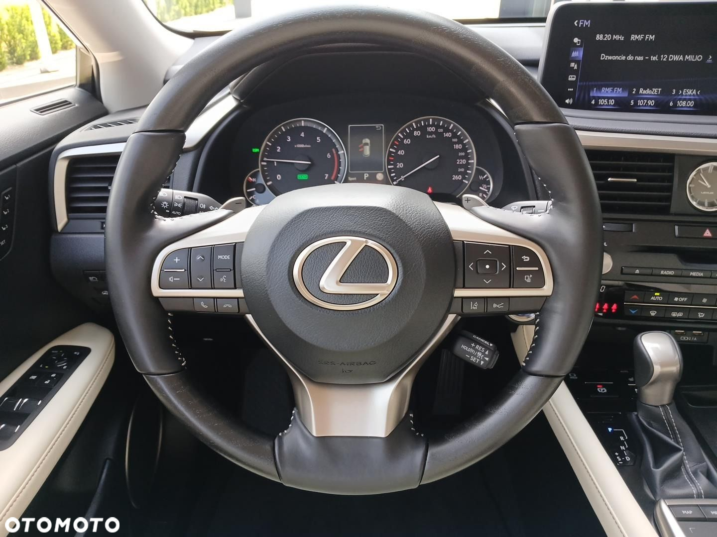 Lexus RX - 12