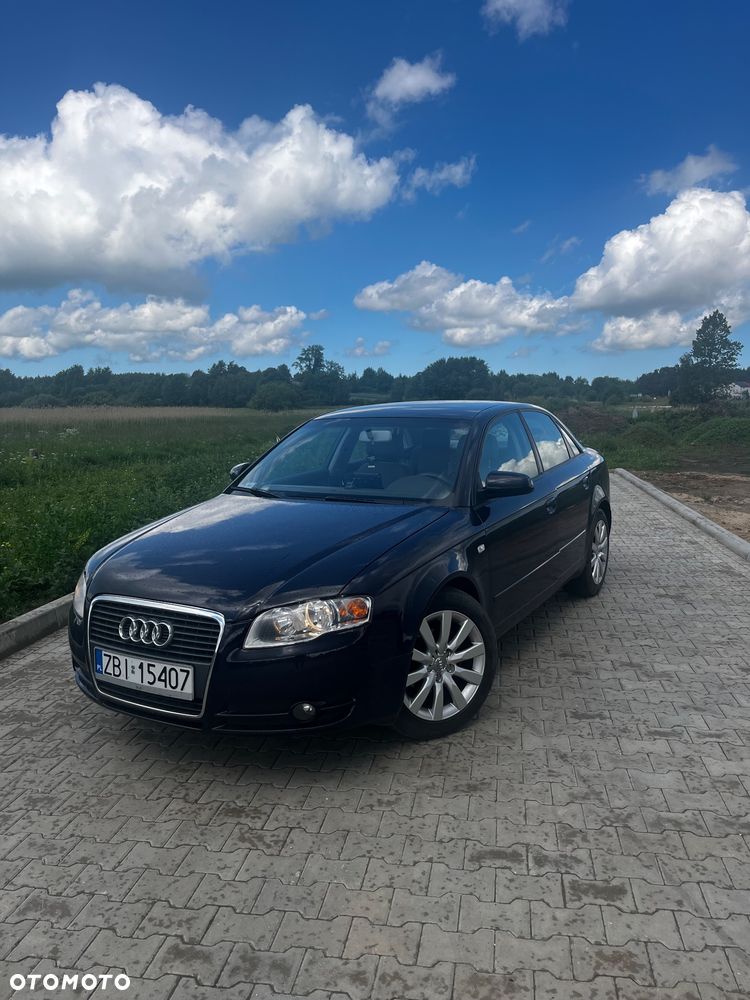 Audi A4 Limousine - 1