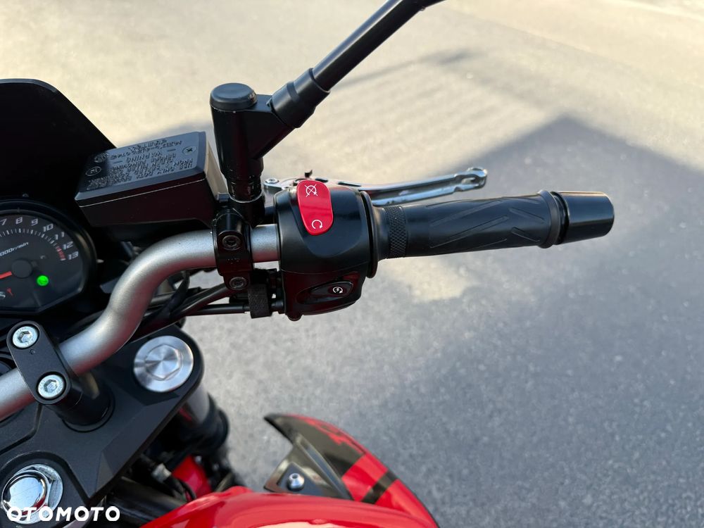 Yamaha XJ - 12