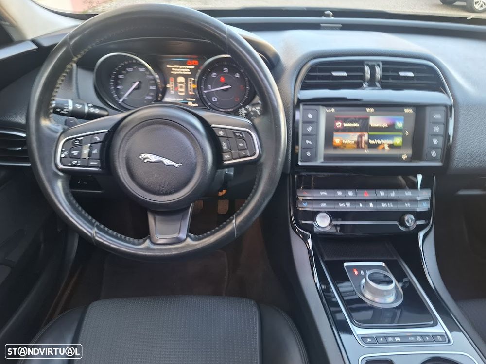 Jaguar XE 2.0 D Prestige Aut. - 12