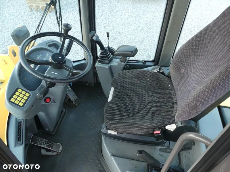 Volvo L30B PRO / Z Niemiec / 2011r / Ładny Stan / - 8