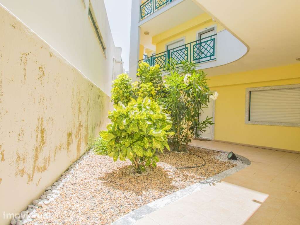 Apartamento T2 Duplex em Sesimbra com Piscina e vista Mar - Grande imagem: 3/54