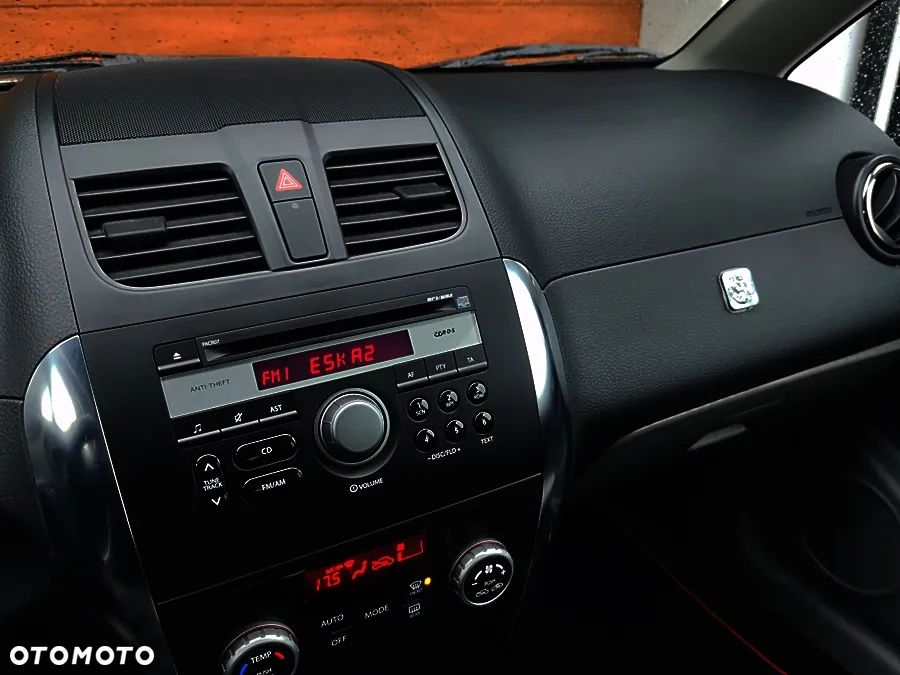 Suzuki SX4 1.6 VVT 4x4 Style - 25