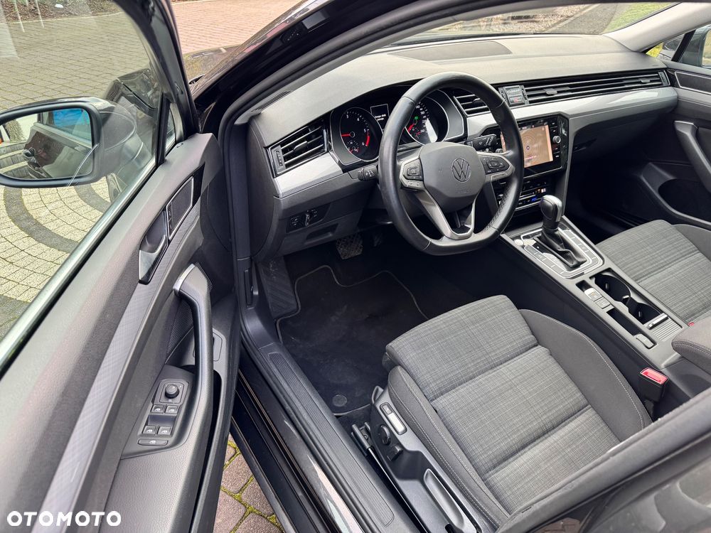 Volkswagen Passat 2.0 TDI SCR DSG Elegance - 9