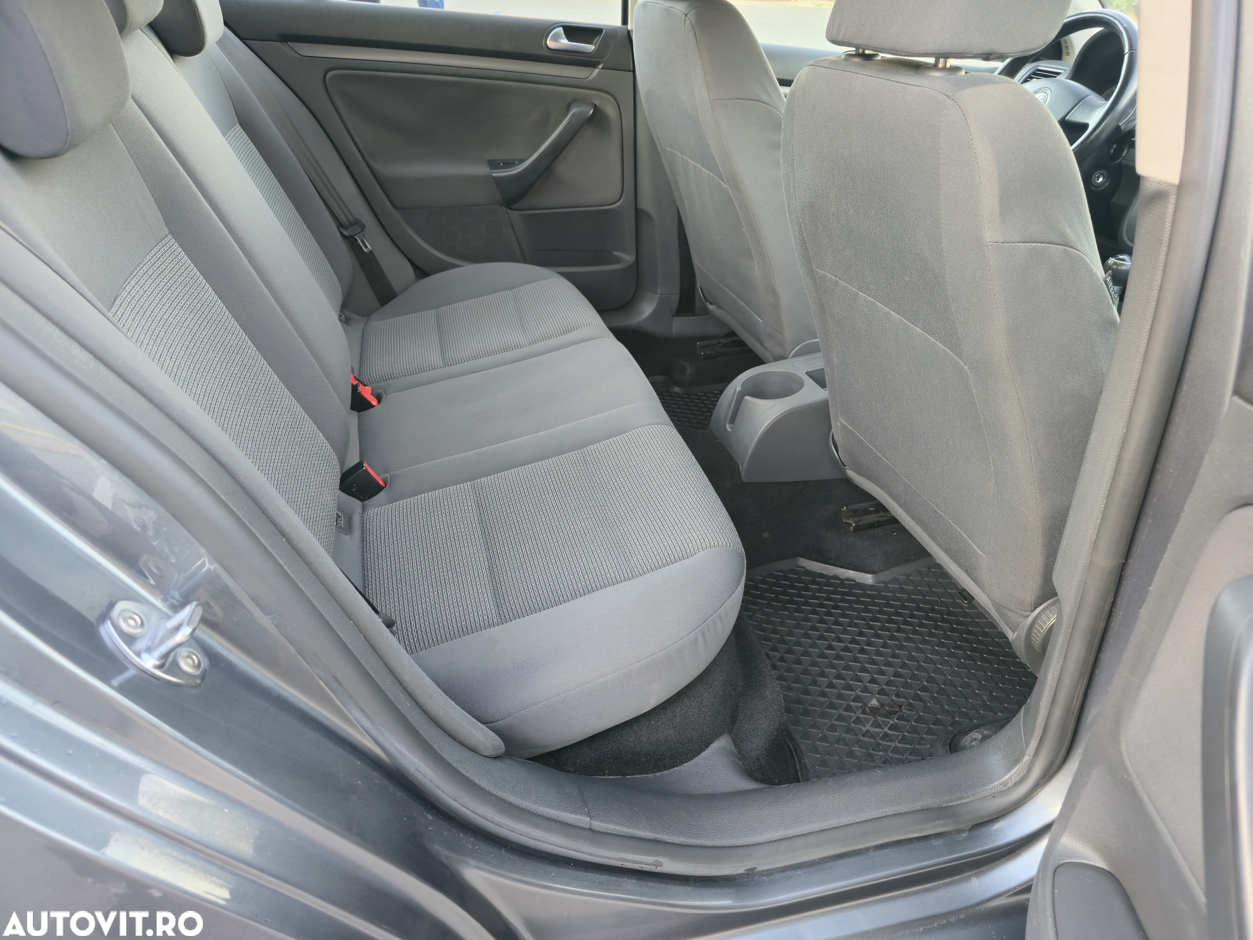 Volkswagen Jetta 1.9 TDI Comfortline - 7