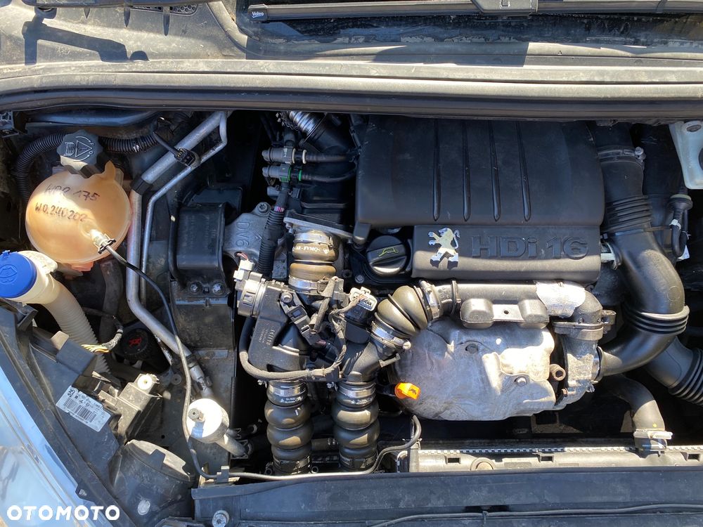 Peugeot 308 ver-1-6-hdi-premium - 6