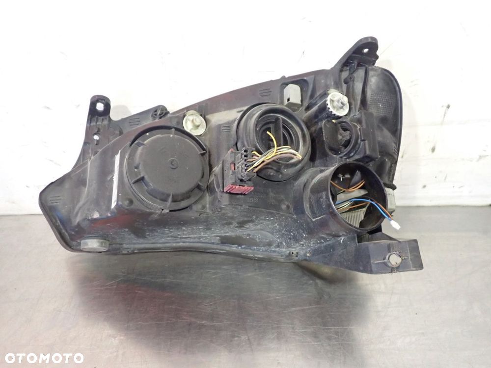 LAMPA PRAWA PRZEDNIA OPEL CORSA C - 8