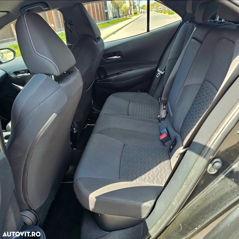 Toyota Corolla 1.8 HSD Dynamic - 11