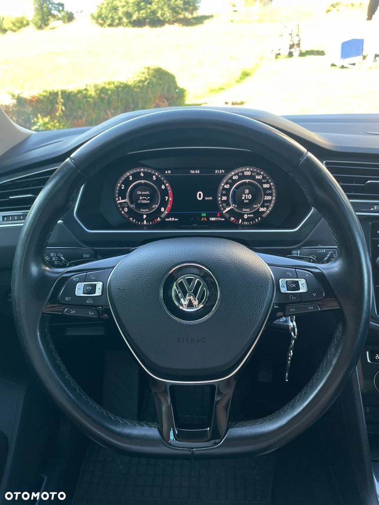Volkswagen Tiguan - 10
