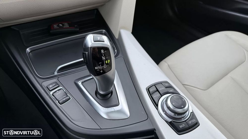 BMW 320 d Aut. Efficient Dynamics Edition Blue Perf. Luxury Line - 35