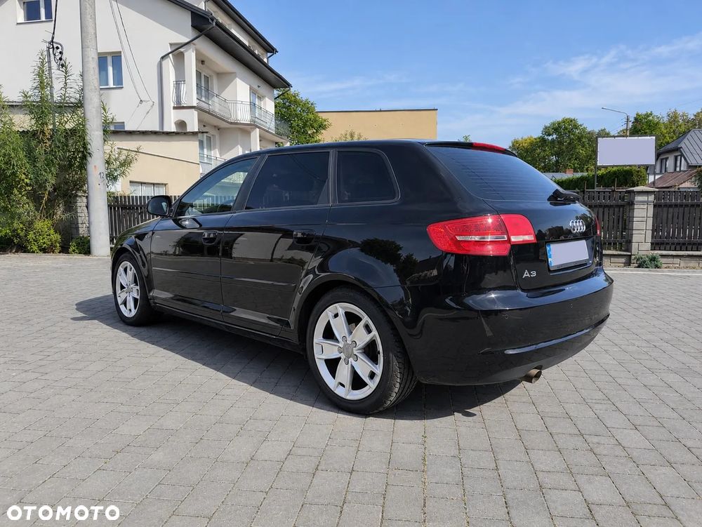 Audi A3 Sportback - 2