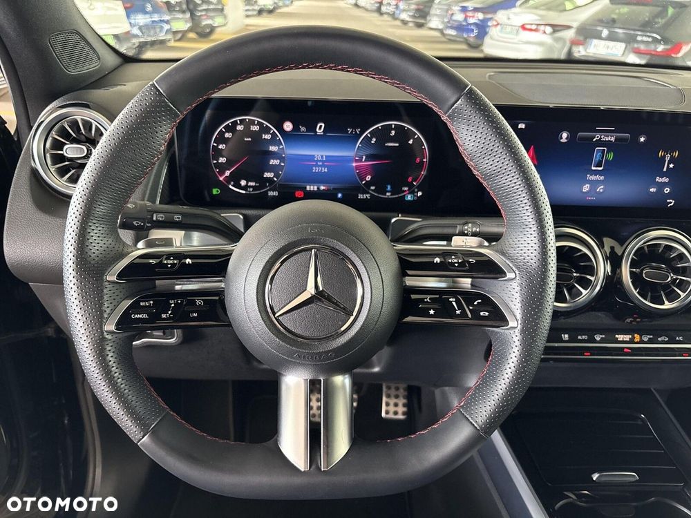 Mercedes-Benz GLB - 11