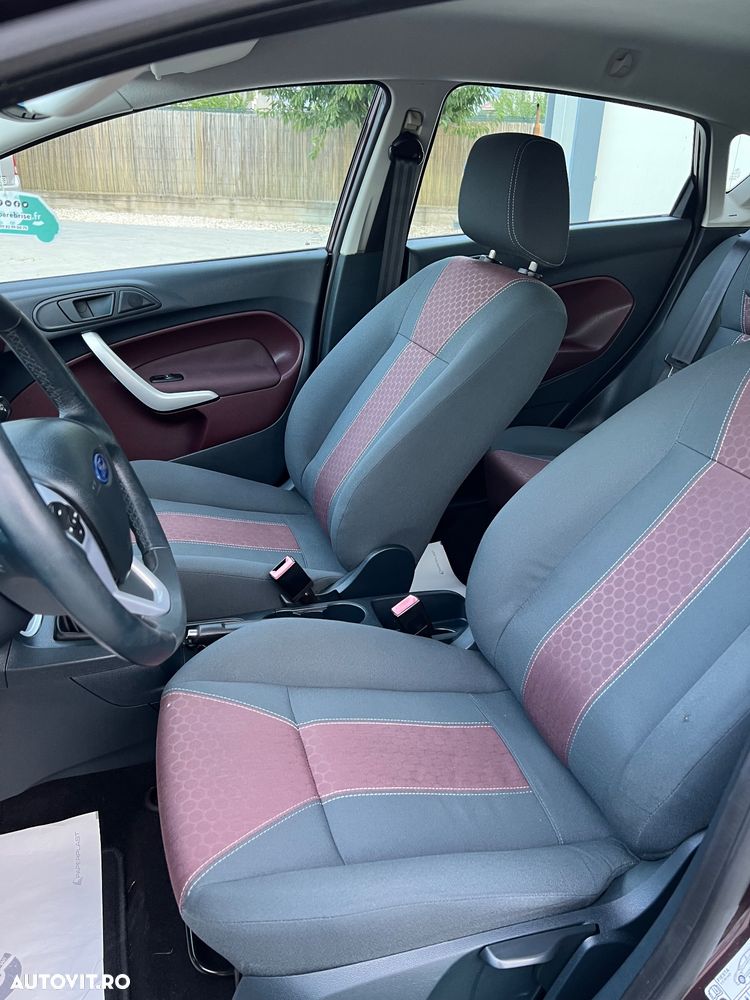 Ford Fiesta 1.6 TDCi DPF Titanium - 16