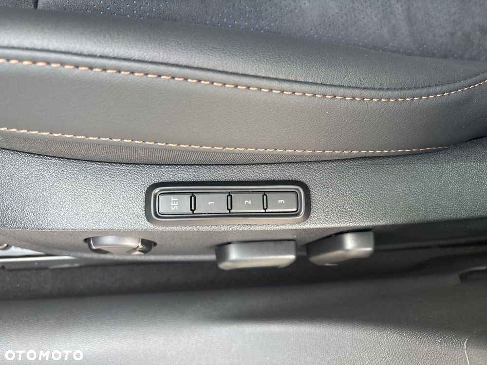 Cupra Leon 1.5 eTSI mHEV DSG - 12