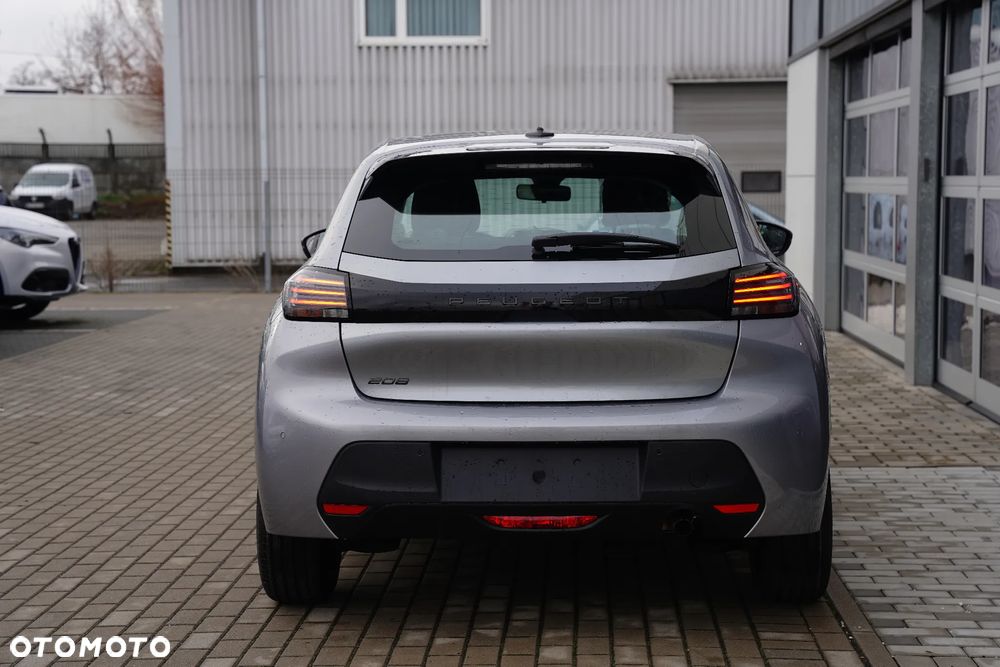 Peugeot 208 - 4
